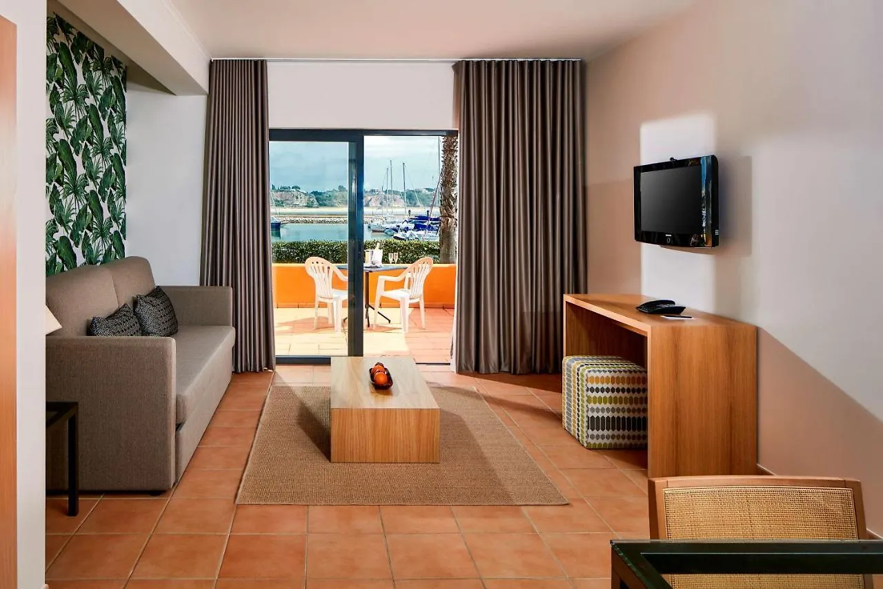 Отель Nh Marina Portimao Resort