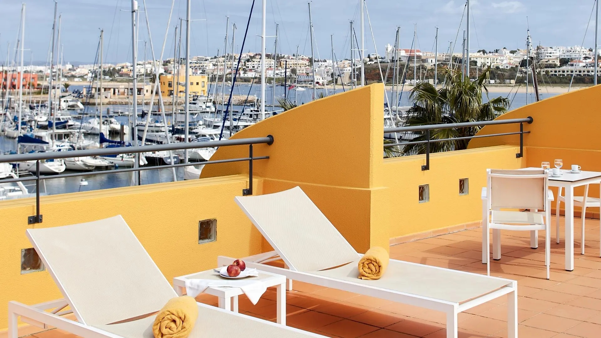 Отель Nh Marina Portimao Resort