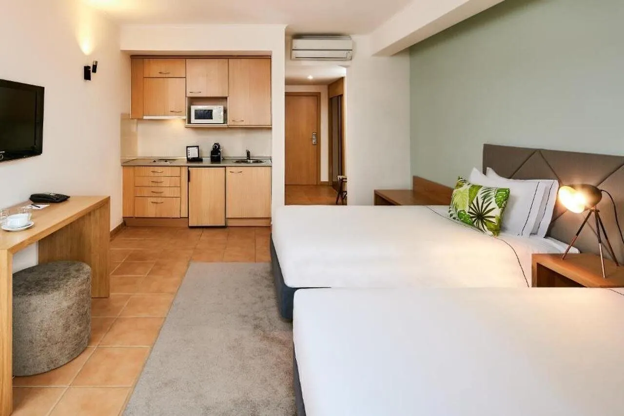**** Отель Nh Marina Portimao Resort Португалия